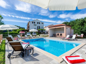 Apartments Mali Paradiso - Studio Apartment with Pool View A1
